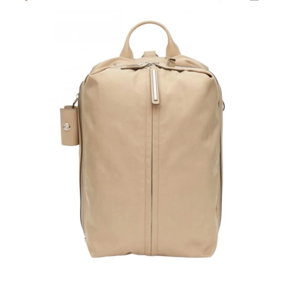 Caraa backpack in mint condition. Comes with a free designer gift